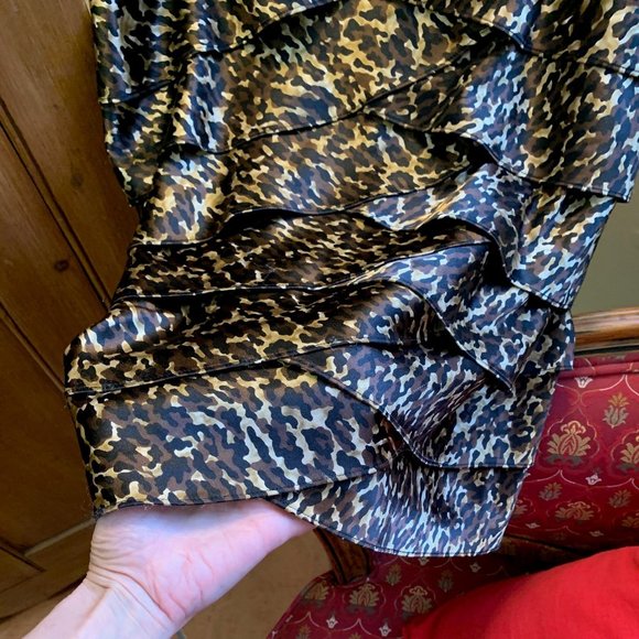 Maggy London Dress, Brown, black & gold print, Size 4, Under knee, All lining.LN - Picture 9 of 13